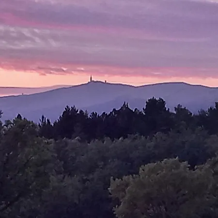 A Ventoux Yourte Penzion *