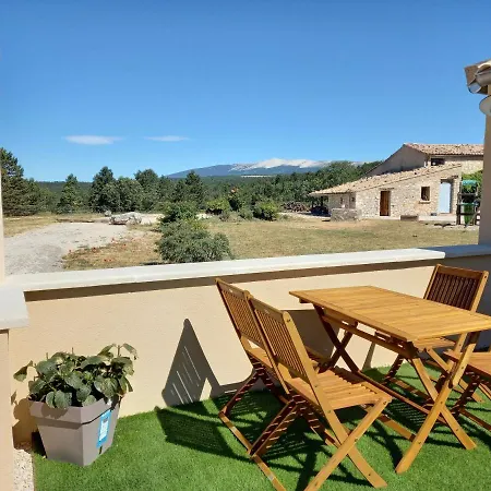 Penzion A Ventoux Yourte Monieux